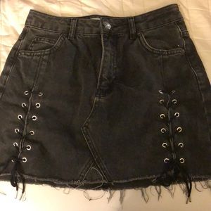 Topshop skirt size 4 fits like a size 2